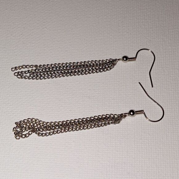 CLEARANCE Silver chain earrings - Picture 2 of 3